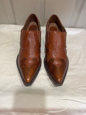 ARIAT Western Style Women’s Brown Leather Pointed Toe Booties 8.5 NEW